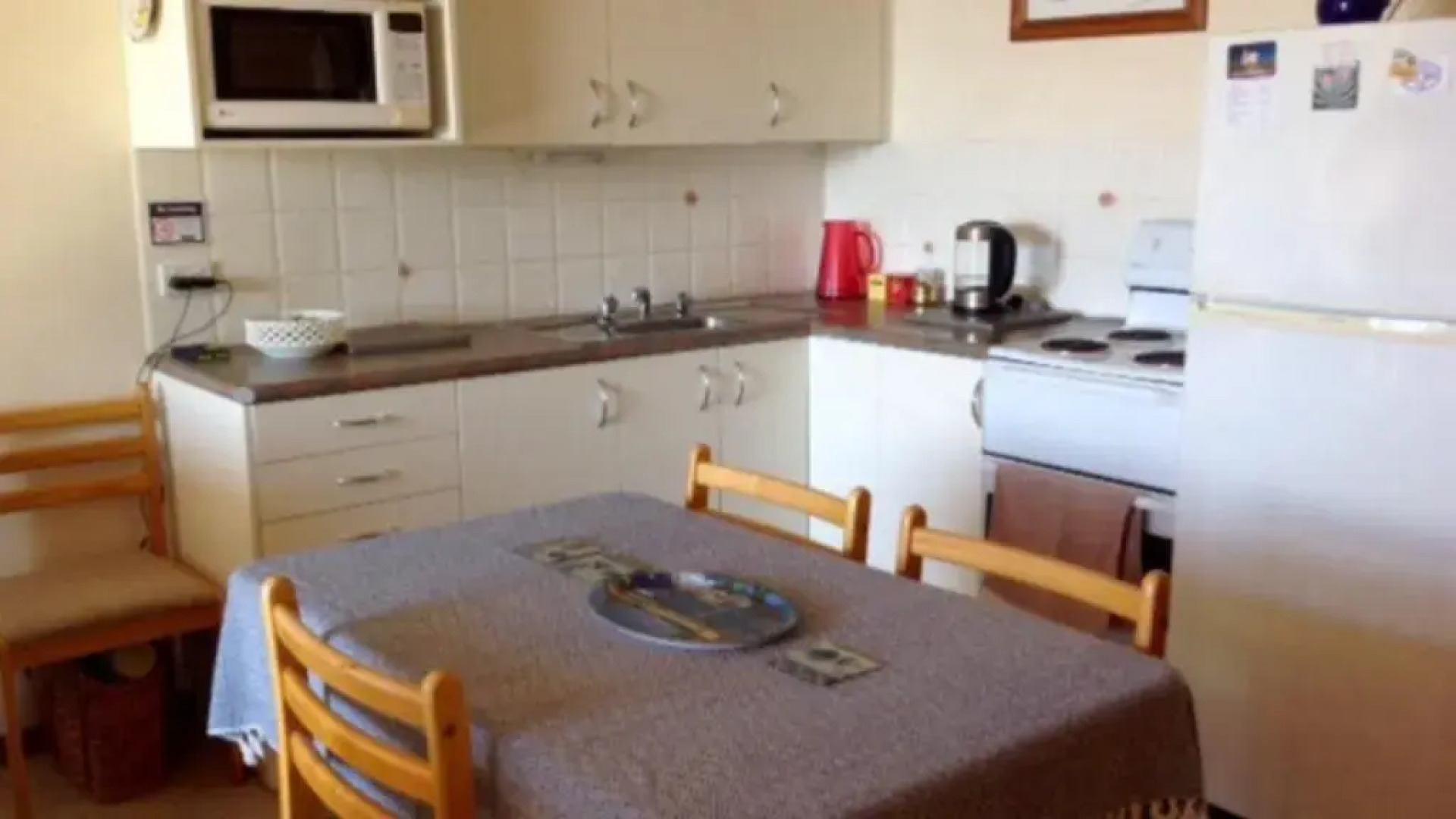 7 Flynn's Beach Apartment