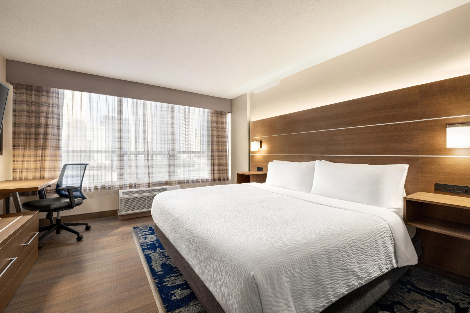 Holiday Inn Express Vancouver-Metrotown (Burnaby) by IHG