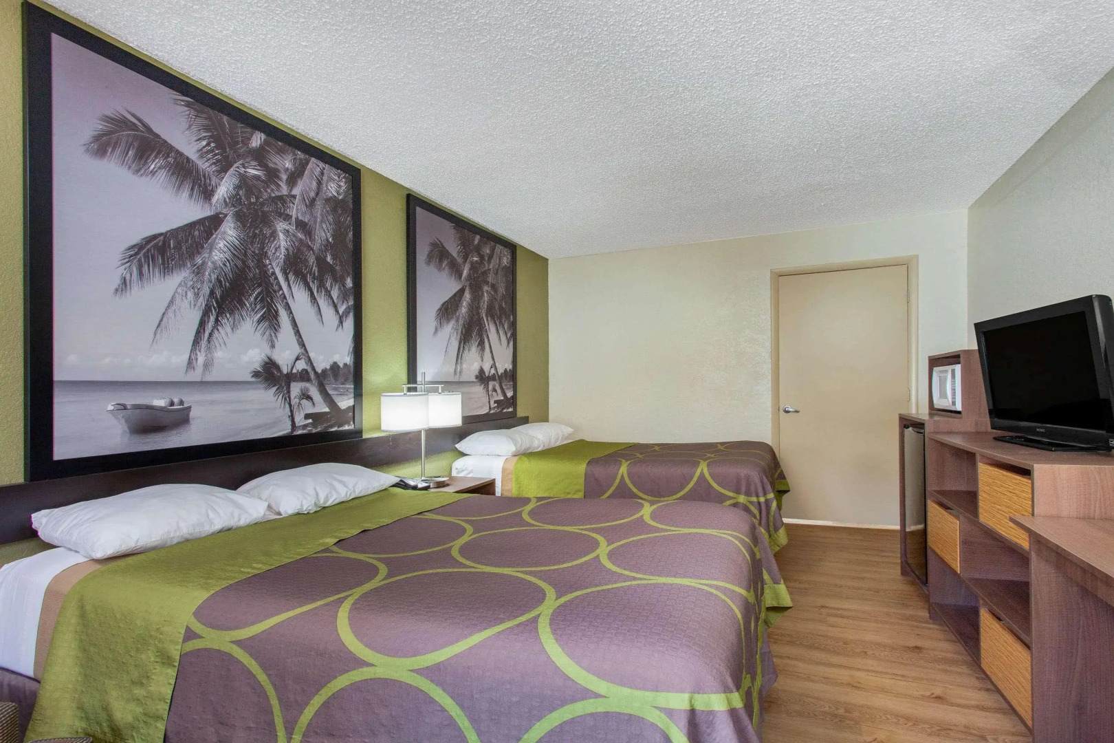 Super 8 By Wyndham Clearwater/Us Hwy 19 N