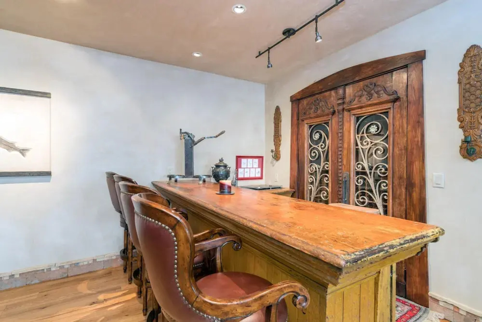 Hilltop Hideaway - Expansive Views From This Private Estate, Hot Tub, Pool Table