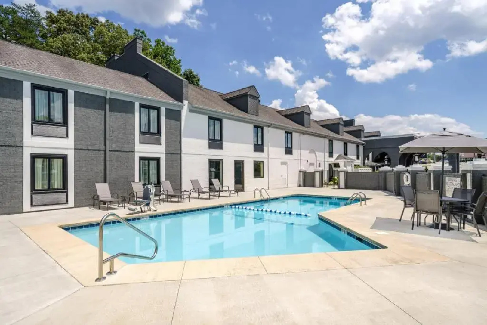 Courtyard by Marriott Winston-Salem University