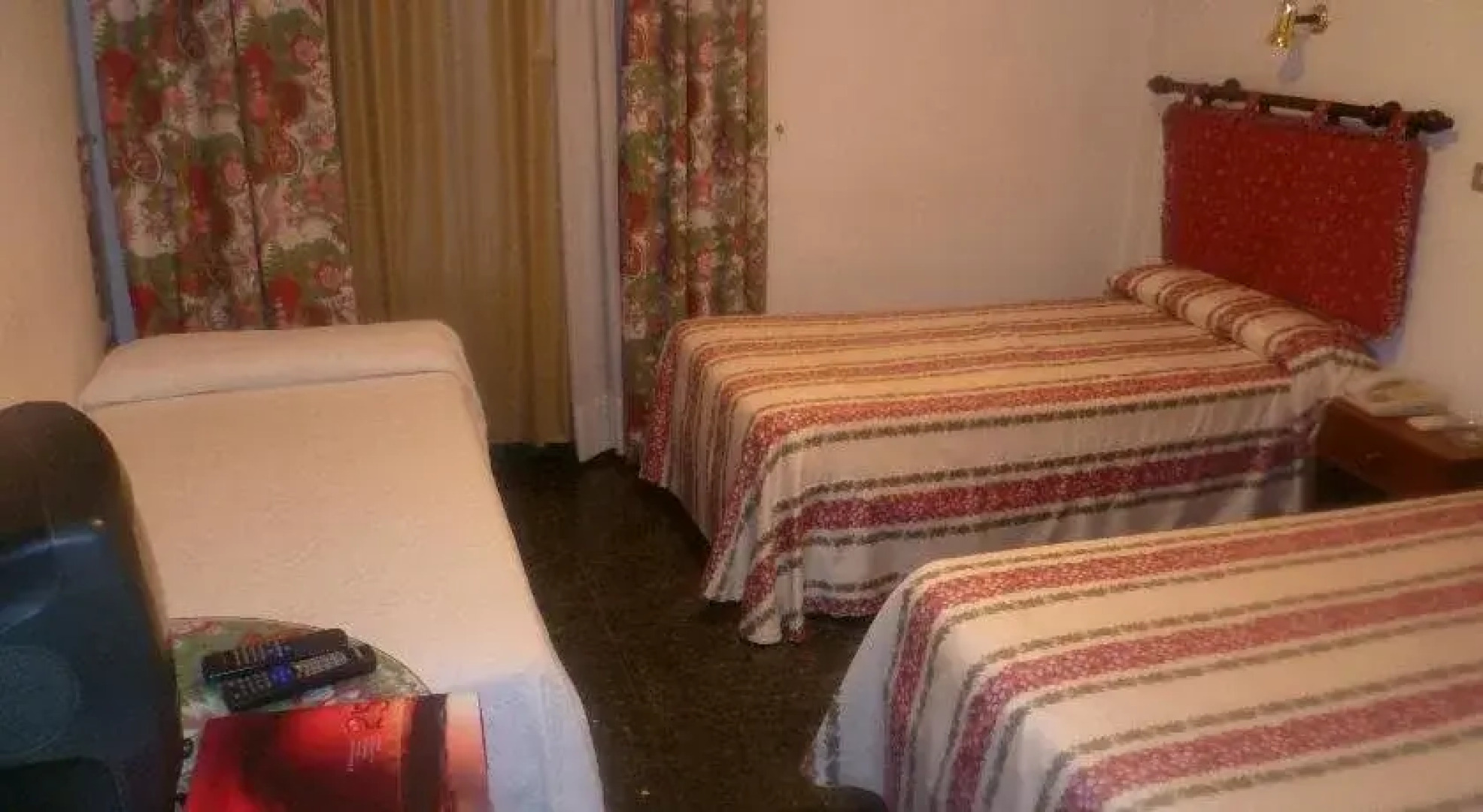 Hostal Restaurante Pirineos