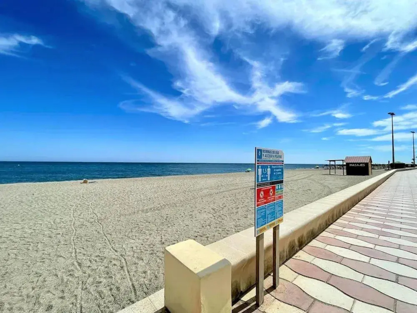 Apartment in Roquetas Near Playa Serena Beach