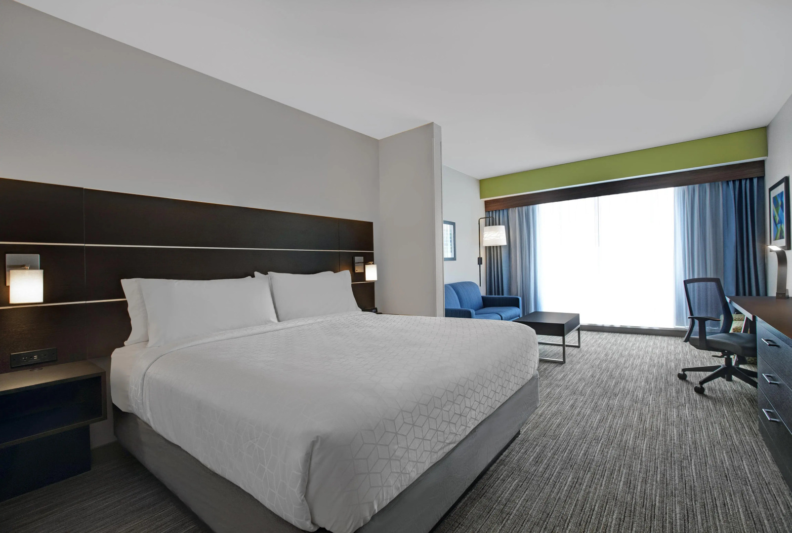Holiday Inn Express & Suites Milwaukee - Brookfield by IHG