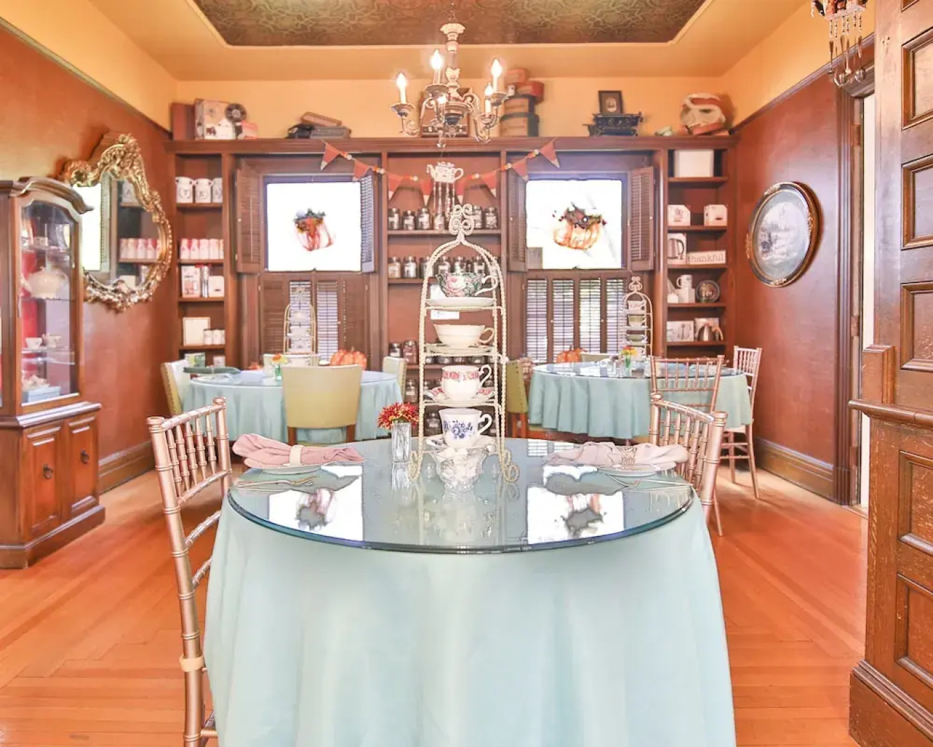 Mathis House, A Victorian Bed & Breakfast and Tea Room at 600 Main