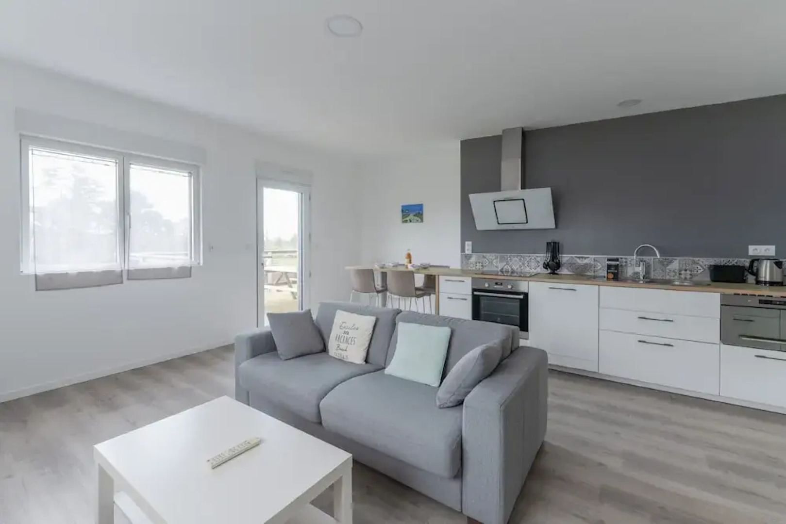 Apartment in Ploudalmezeau Near Treompan Beach