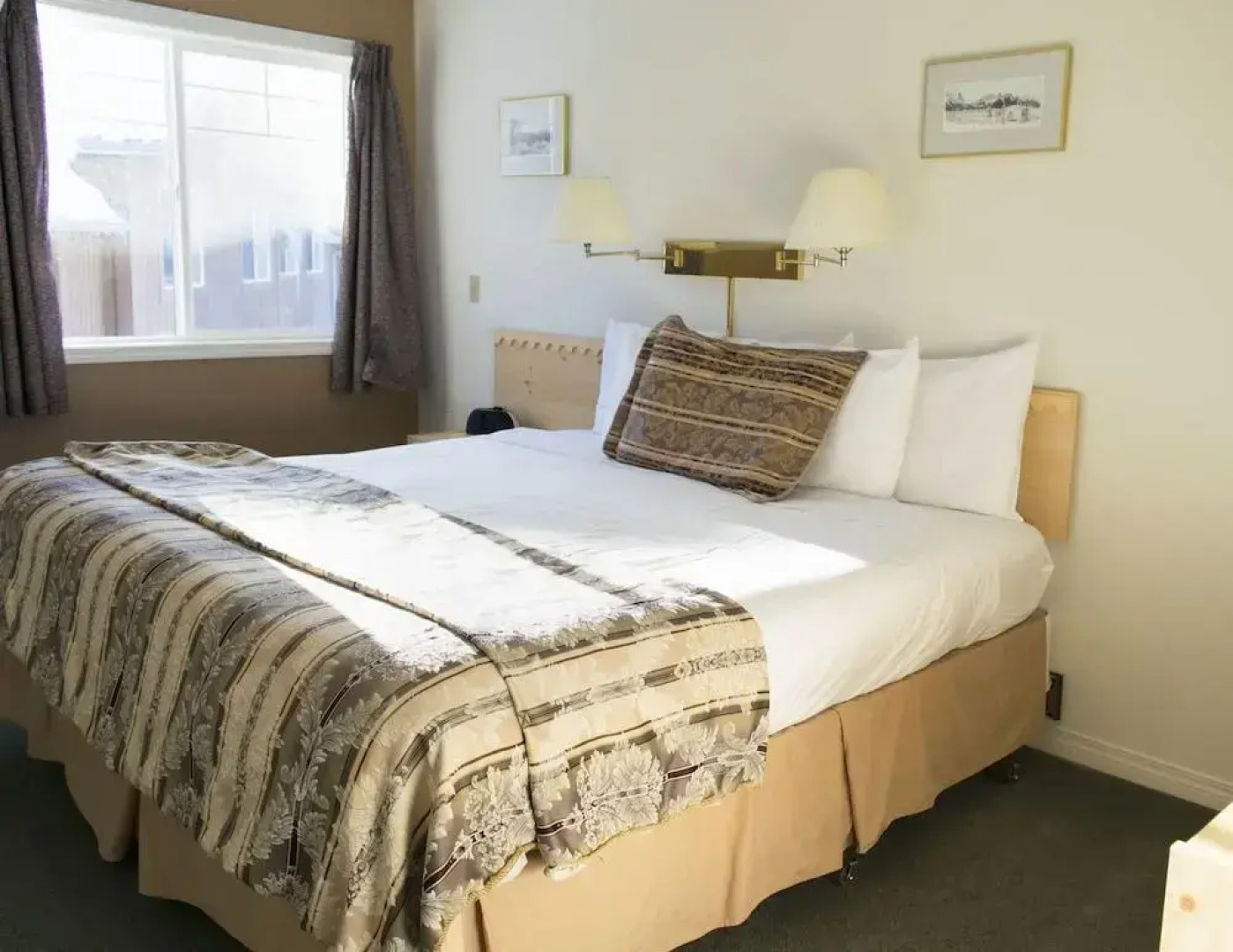 Banff Boundary Lodge