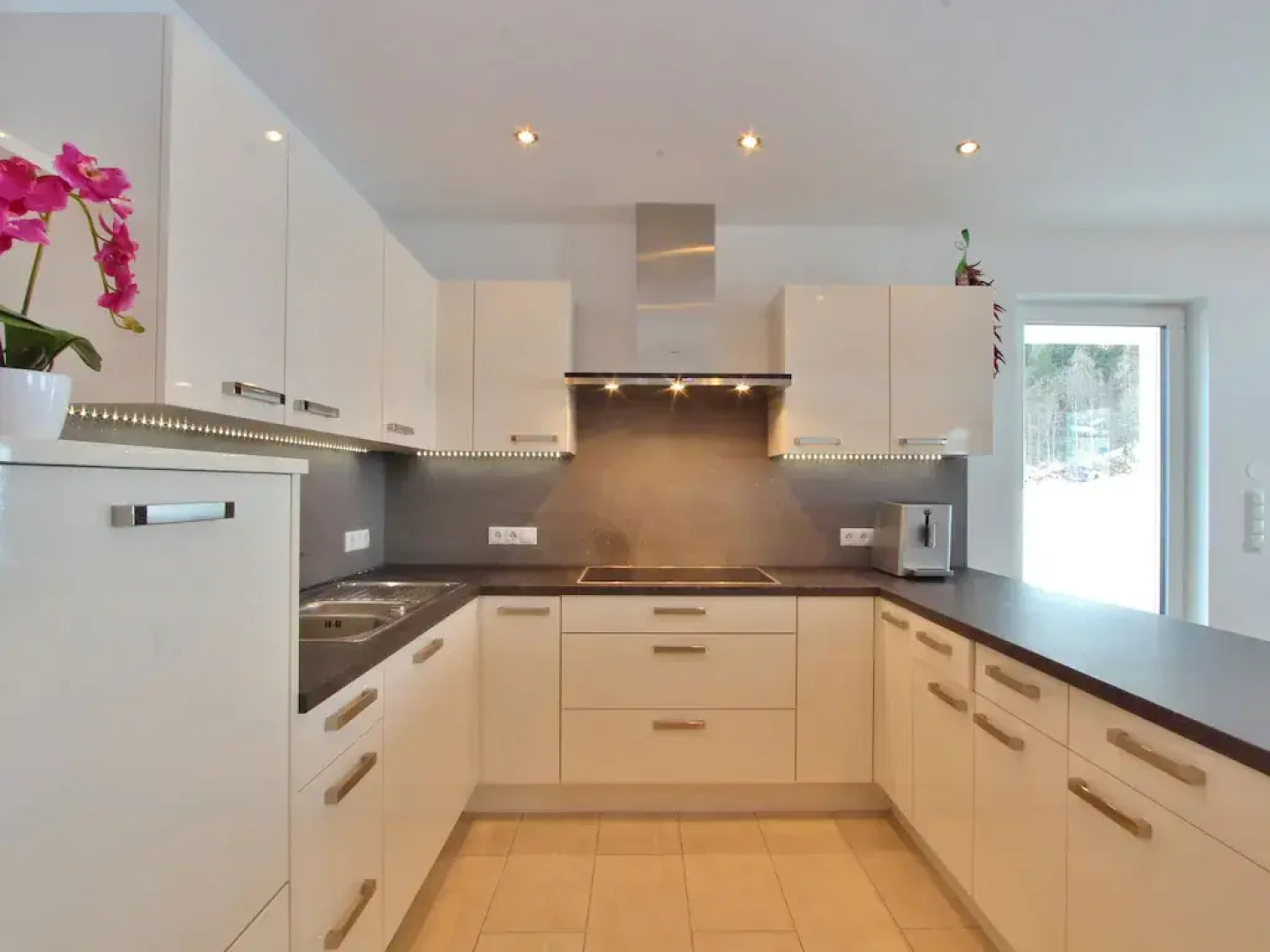 Spacious Villa With Garden in Hinterthiersee