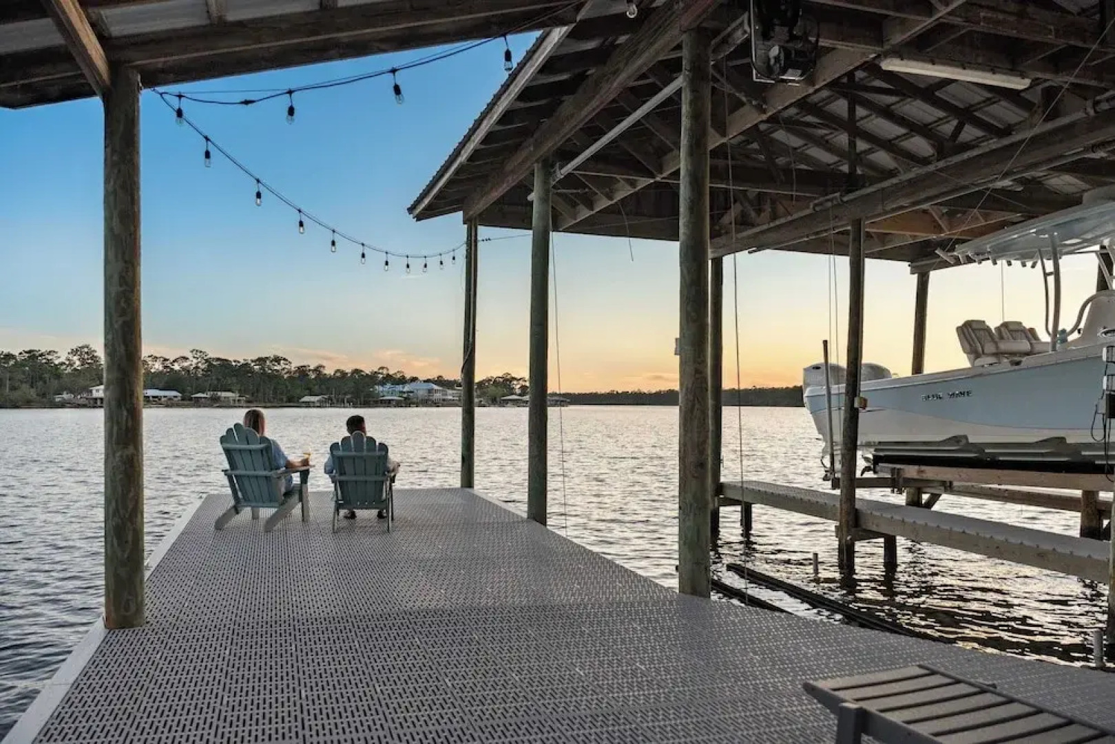 Secluded Waterfront Retreat for 23 Dock, Pets OK