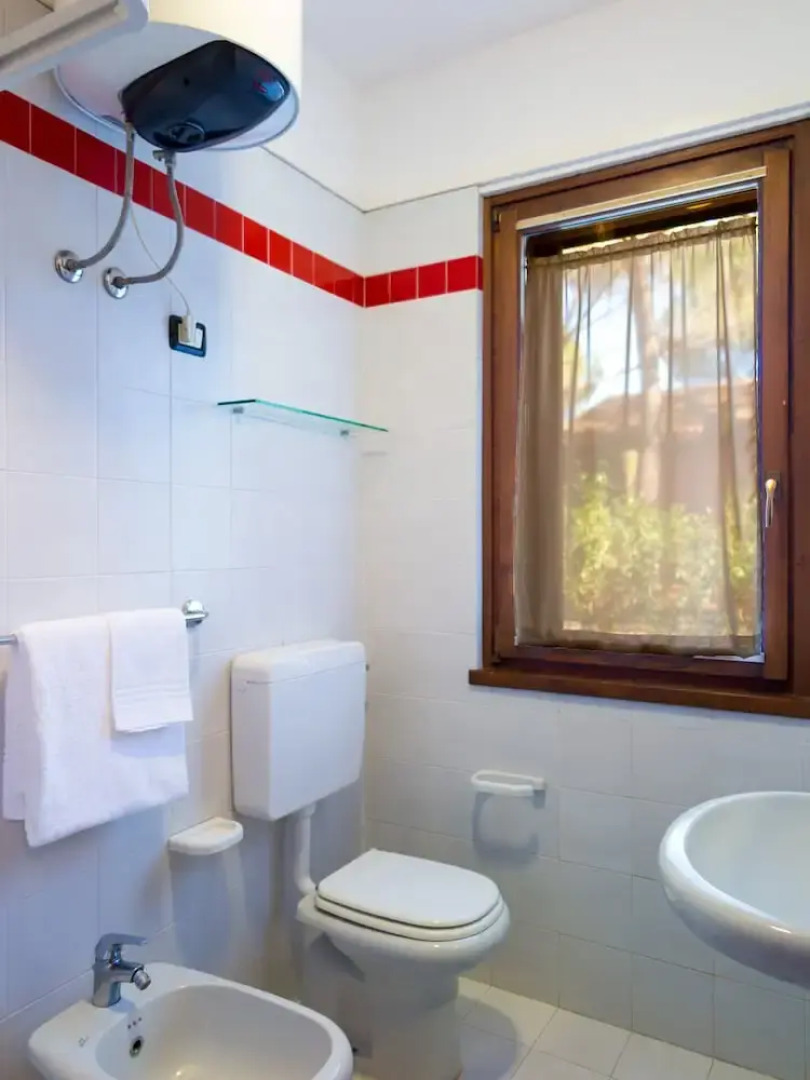 Camping Lacona Pineta