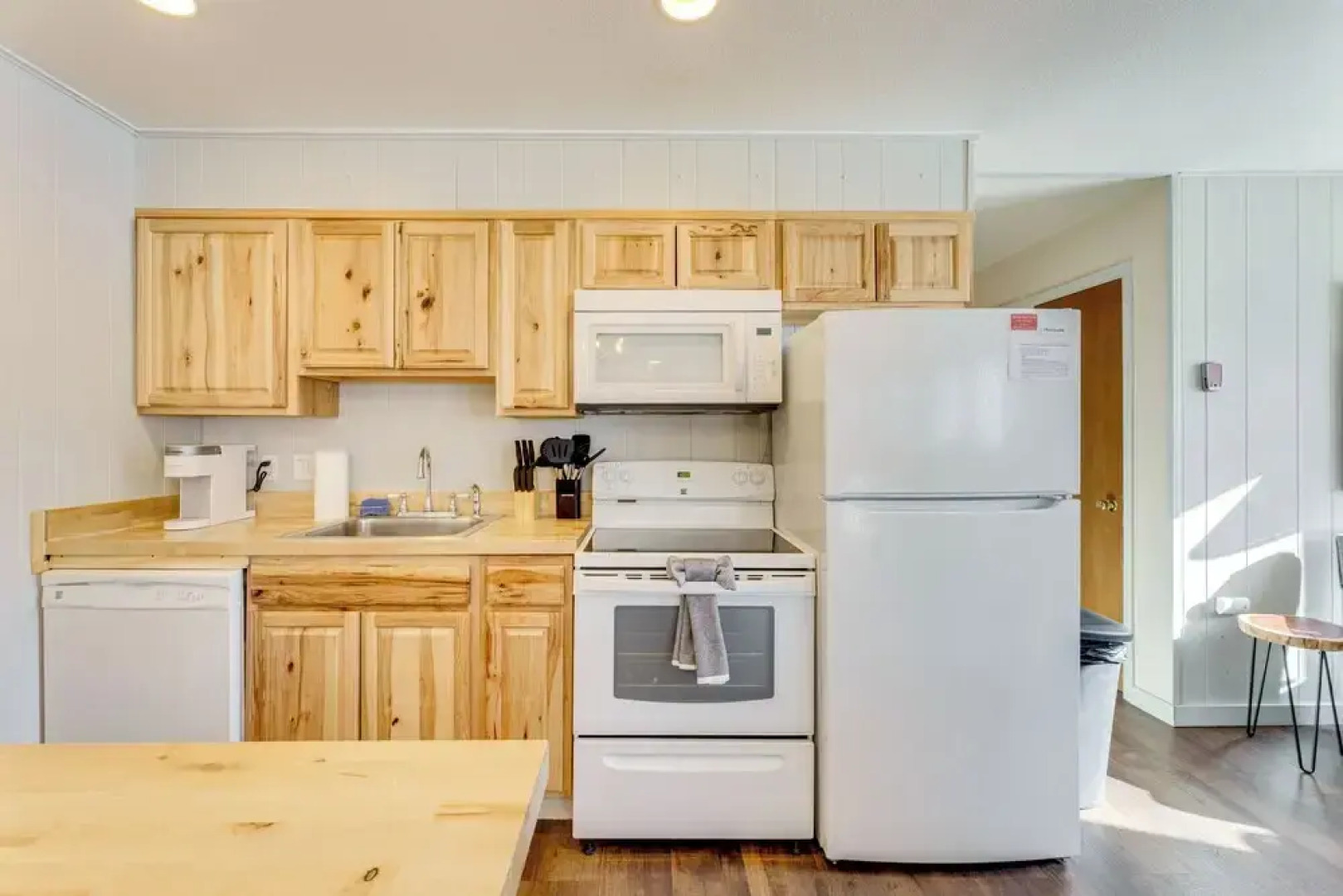 1/2 Mi to Skiing: Red River Condo w/ Free Shuttle!