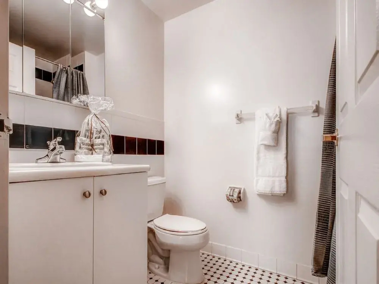 Global Serviced Apartments At 333 River Street