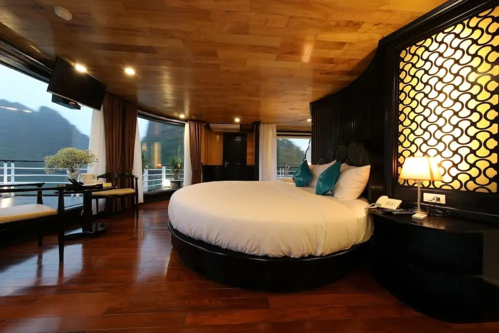 Halong Serenity Cruise