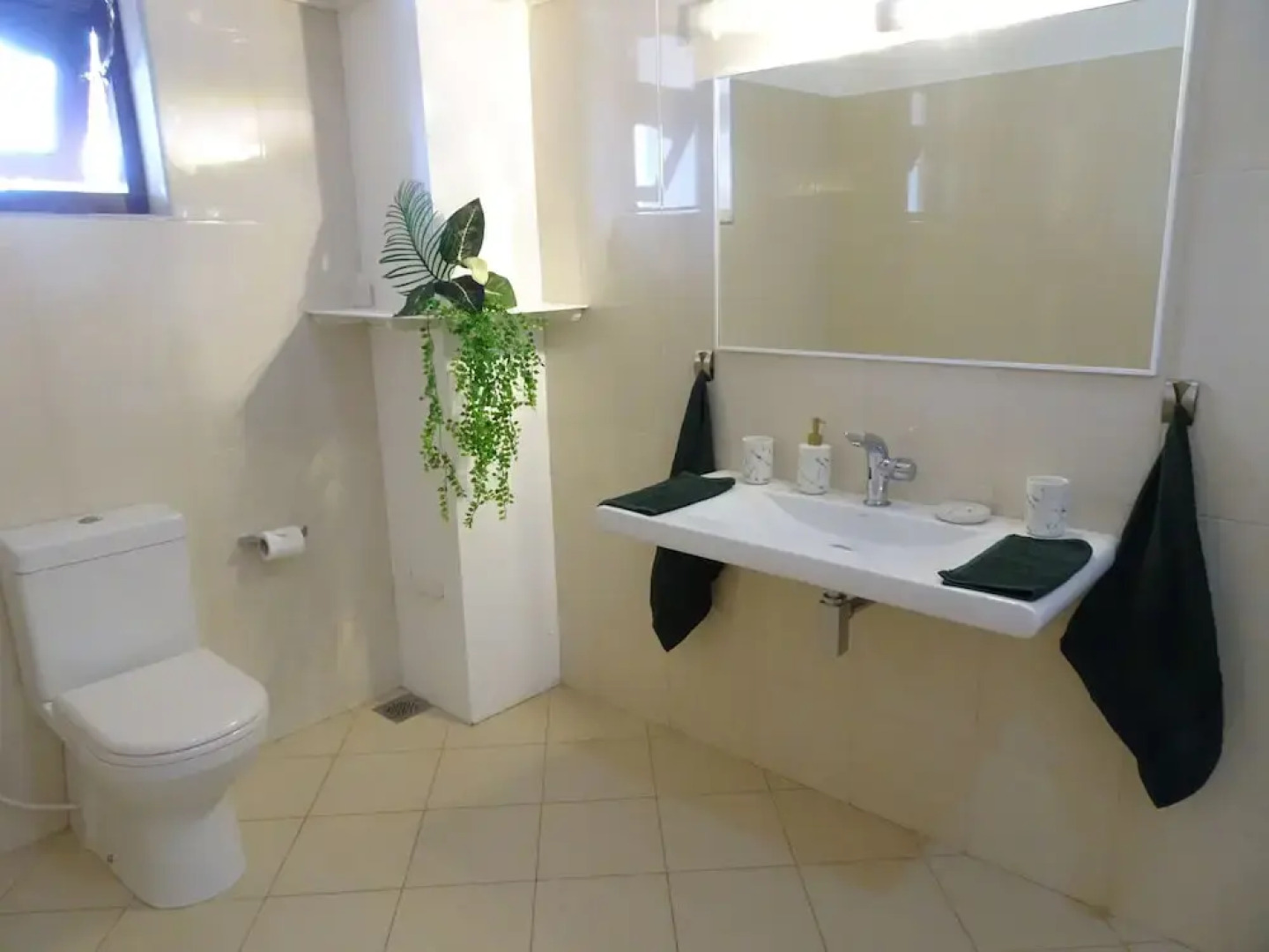 Moragalla Beach Home Guesthouse (Newly opened hotel)