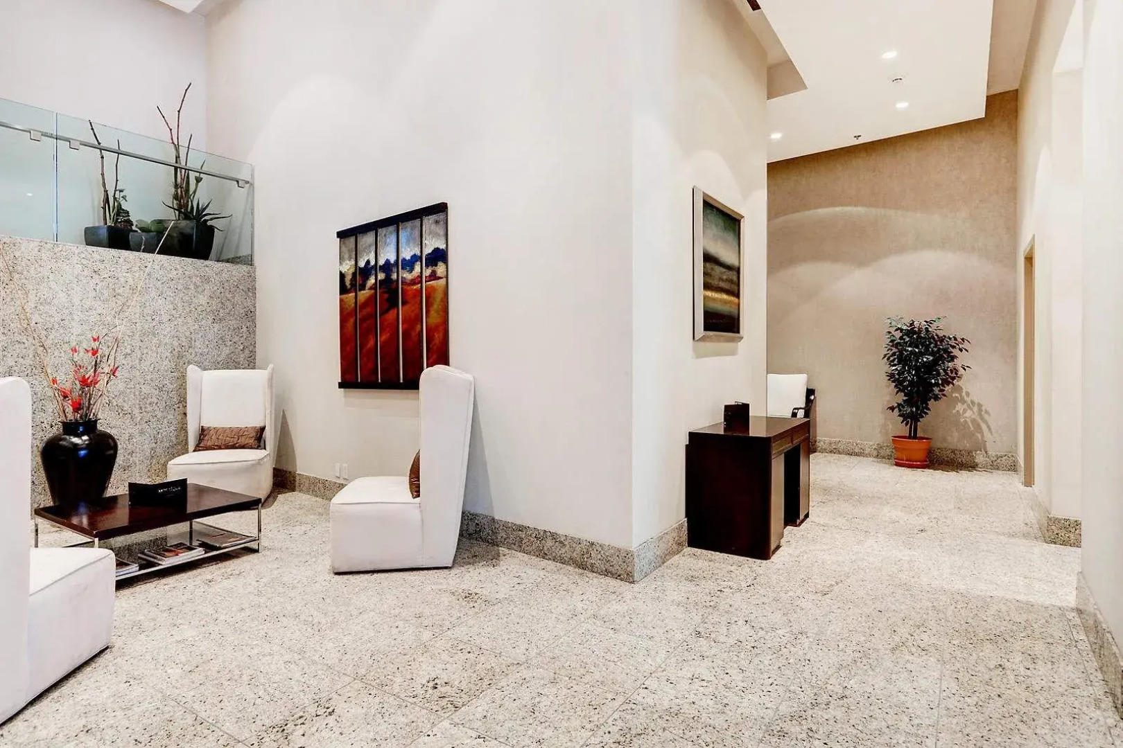 Montreal Convention Centre Apartments