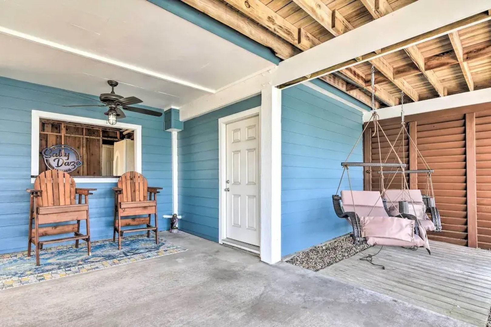 Jamaica Beach Waterfront Getaway: Kayaks & Dock!