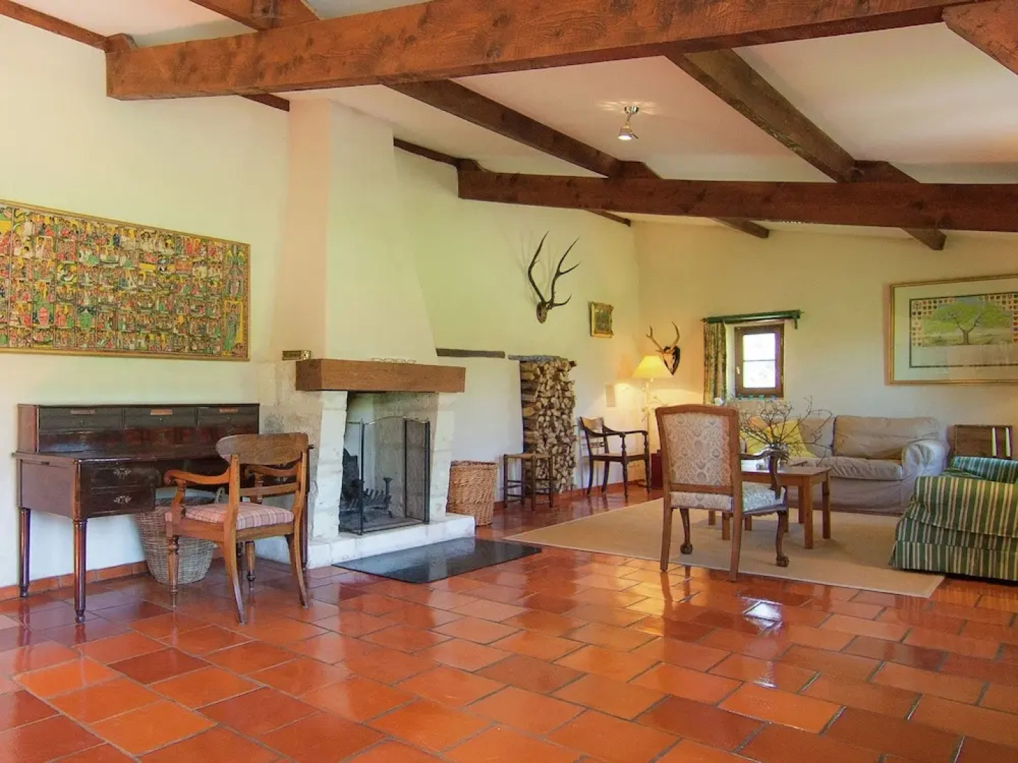 Exquisite Holiday Home in Issac With Swimming Pool