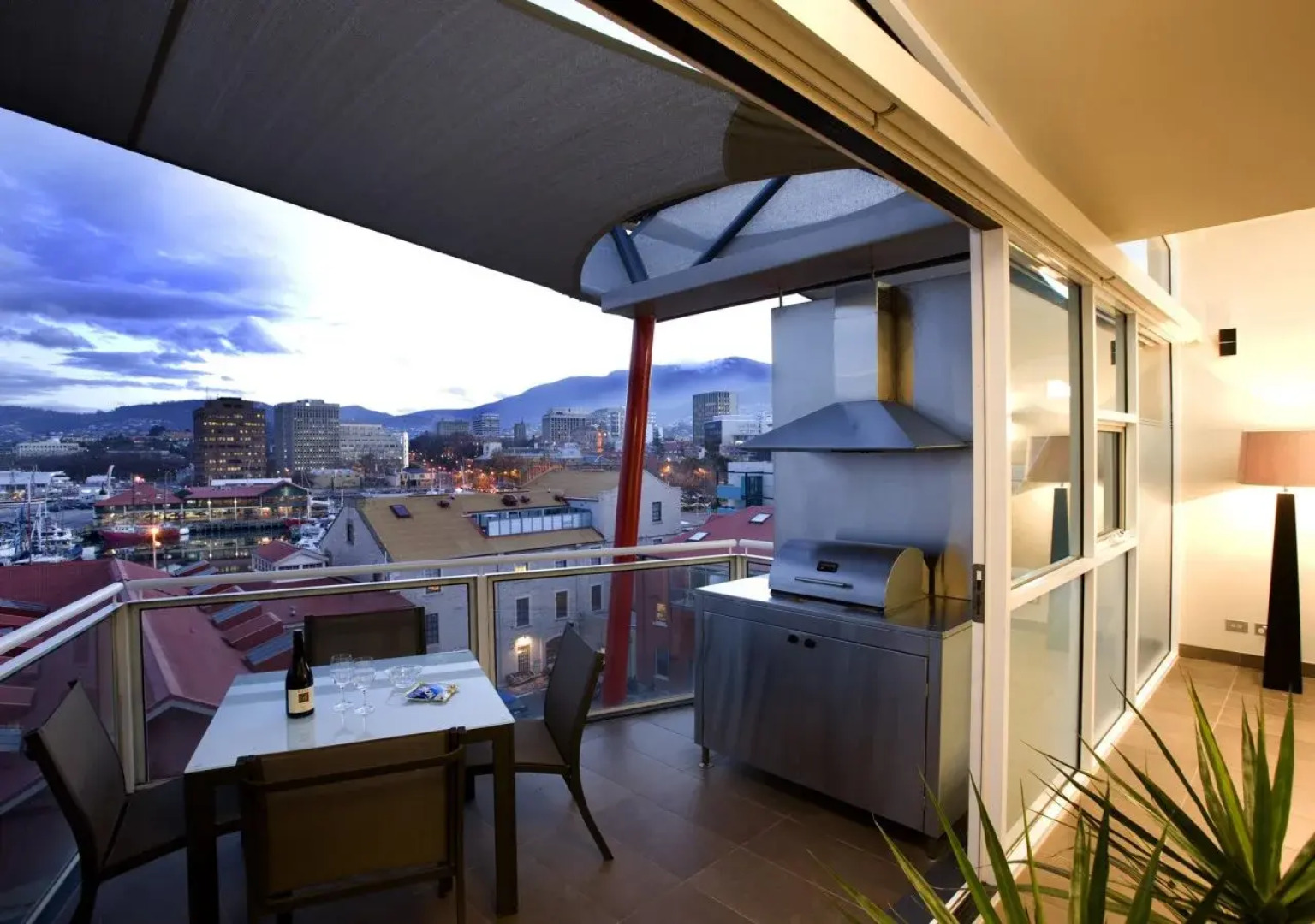 Sullivans Cove Apartments