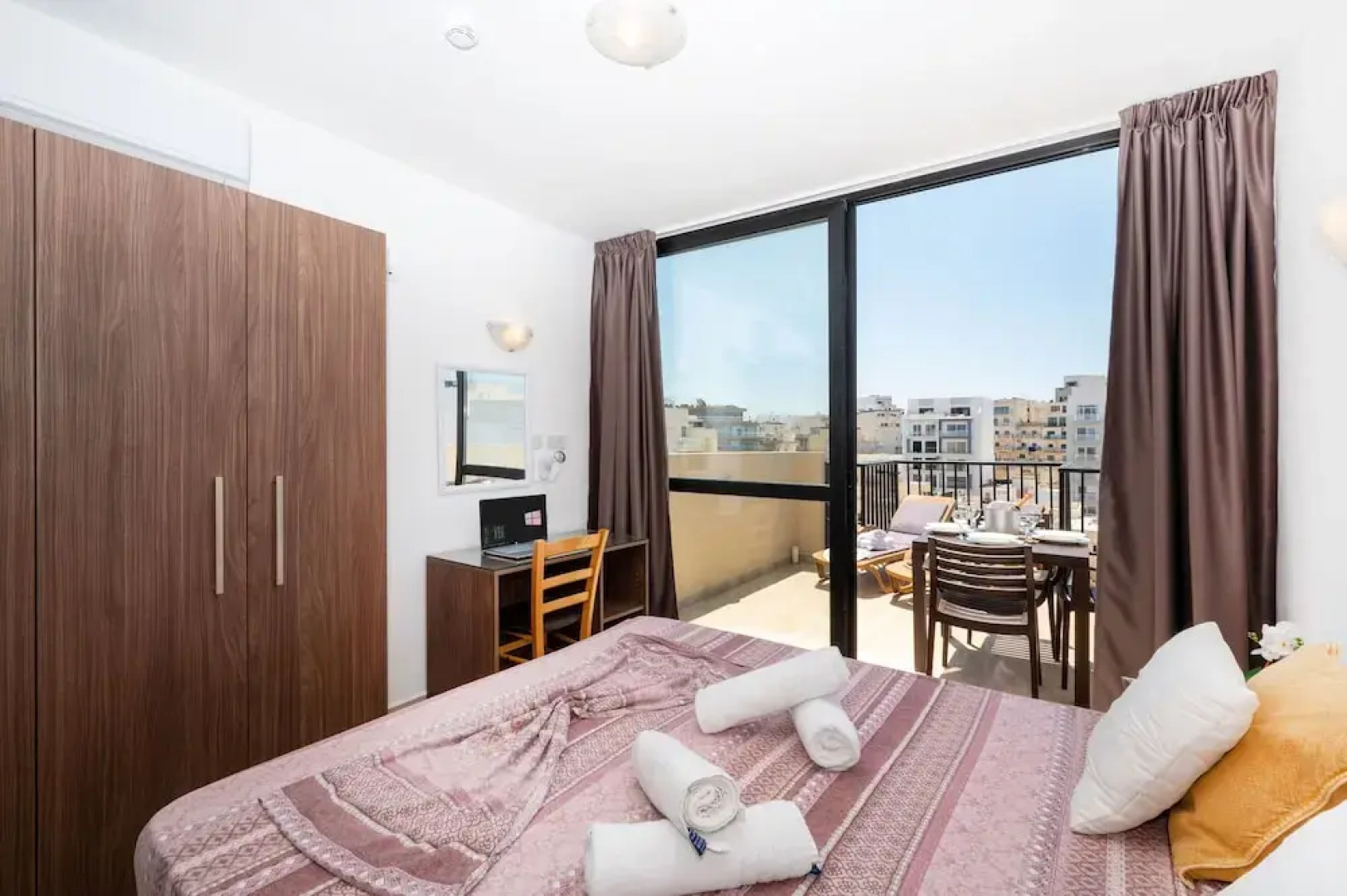 Sea Bliss Penthouse with two terraces enjoying side seaviews by Gatewaysmalta