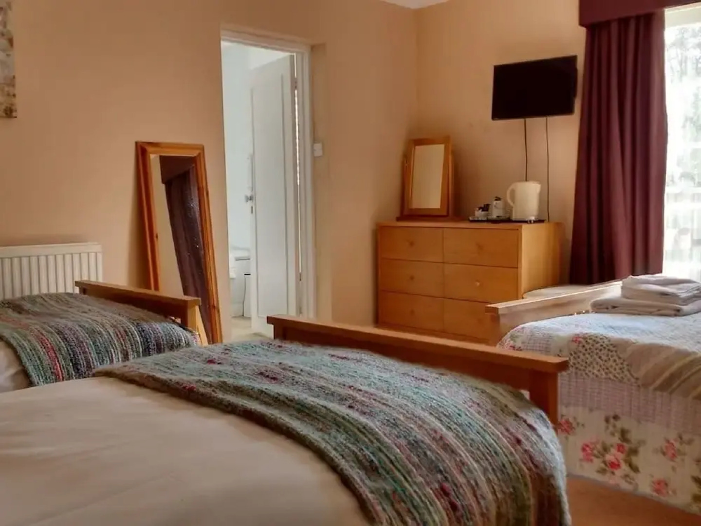 Bell House Hotel & Restaurant