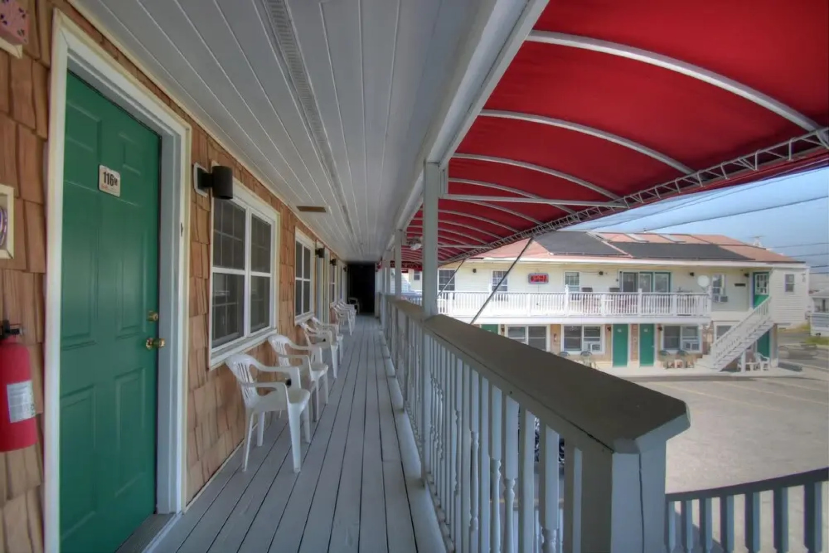 Biarritz Motel & Suites