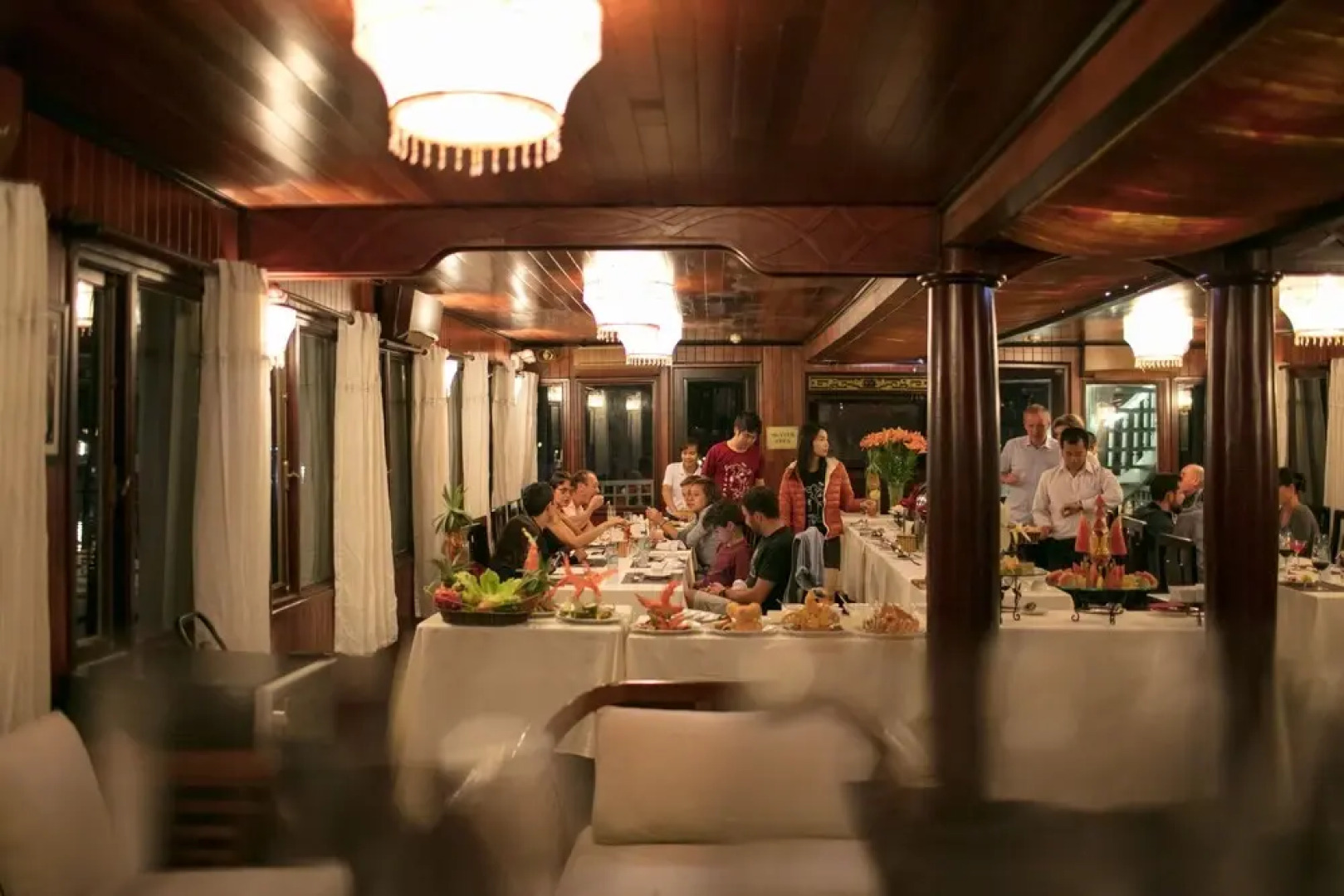 Garden Bay Premium Cruise