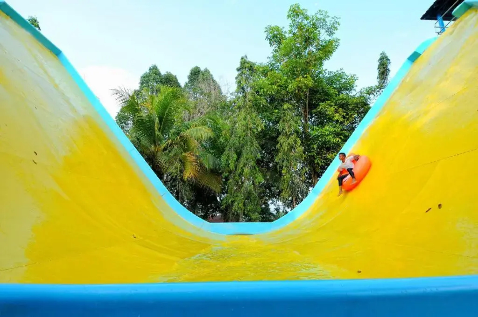 Bukit Merah Laketown Resort