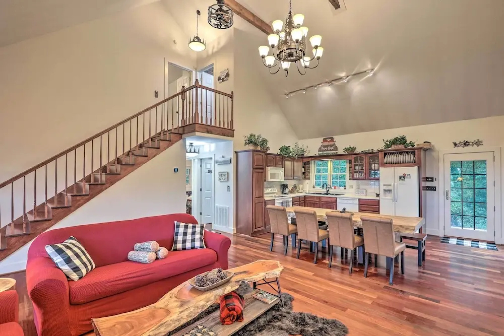 Tranquil Hendersonville Cabin w/ Mountain Views!