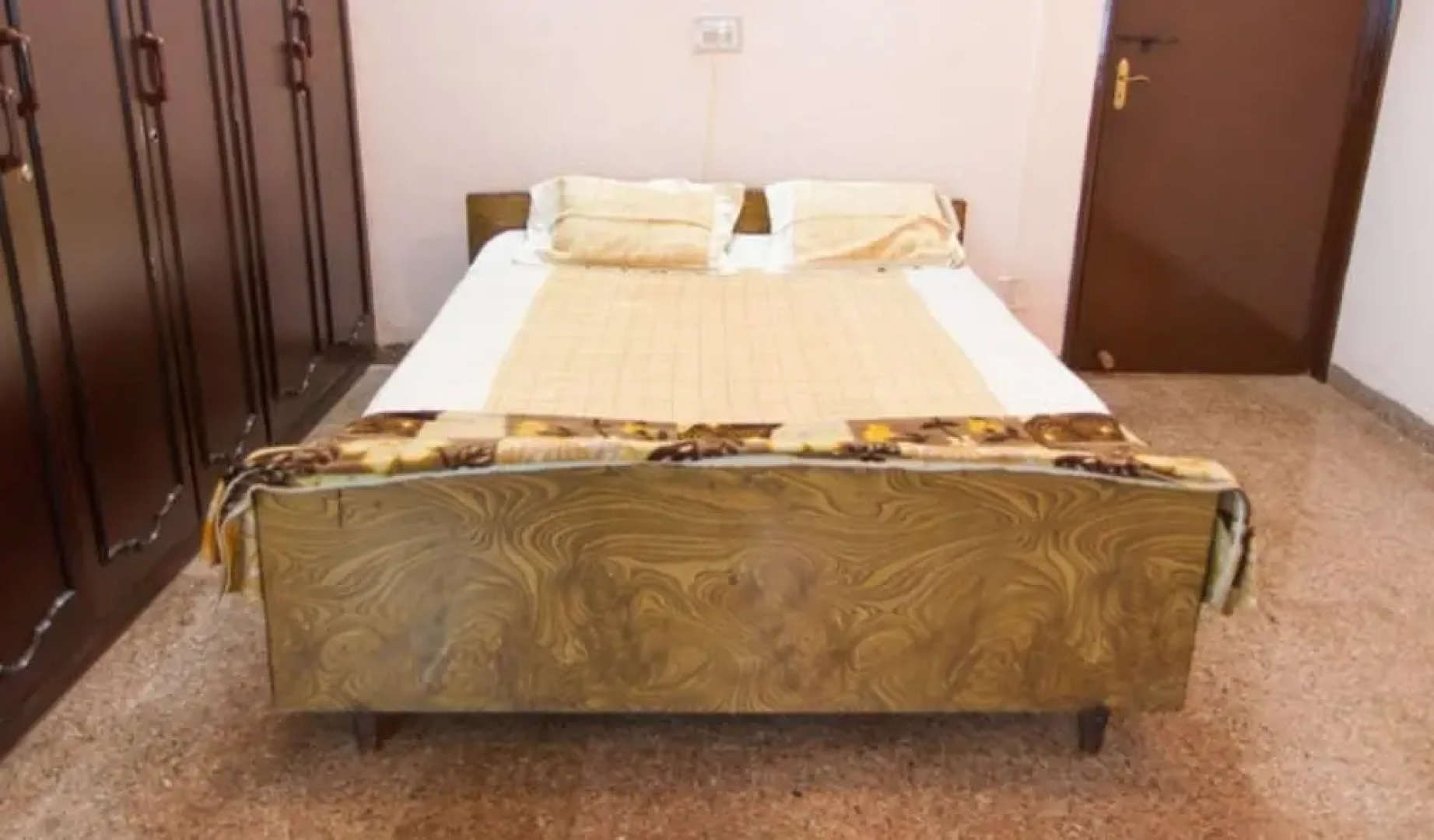 Aakriti's Guest House