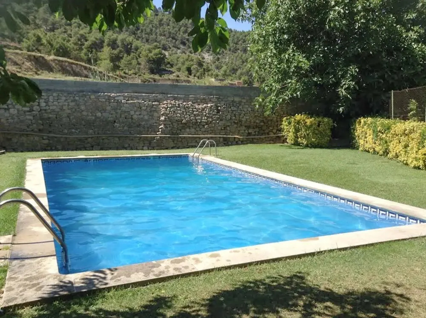 House With 5 Bedrooms in Argençola, With Wonderful Mountain View, Priv