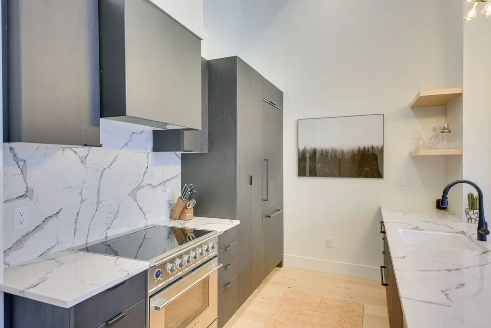 Luxe Schweitzer Condo w/ Hot Tub: Ski-in/ski-out!