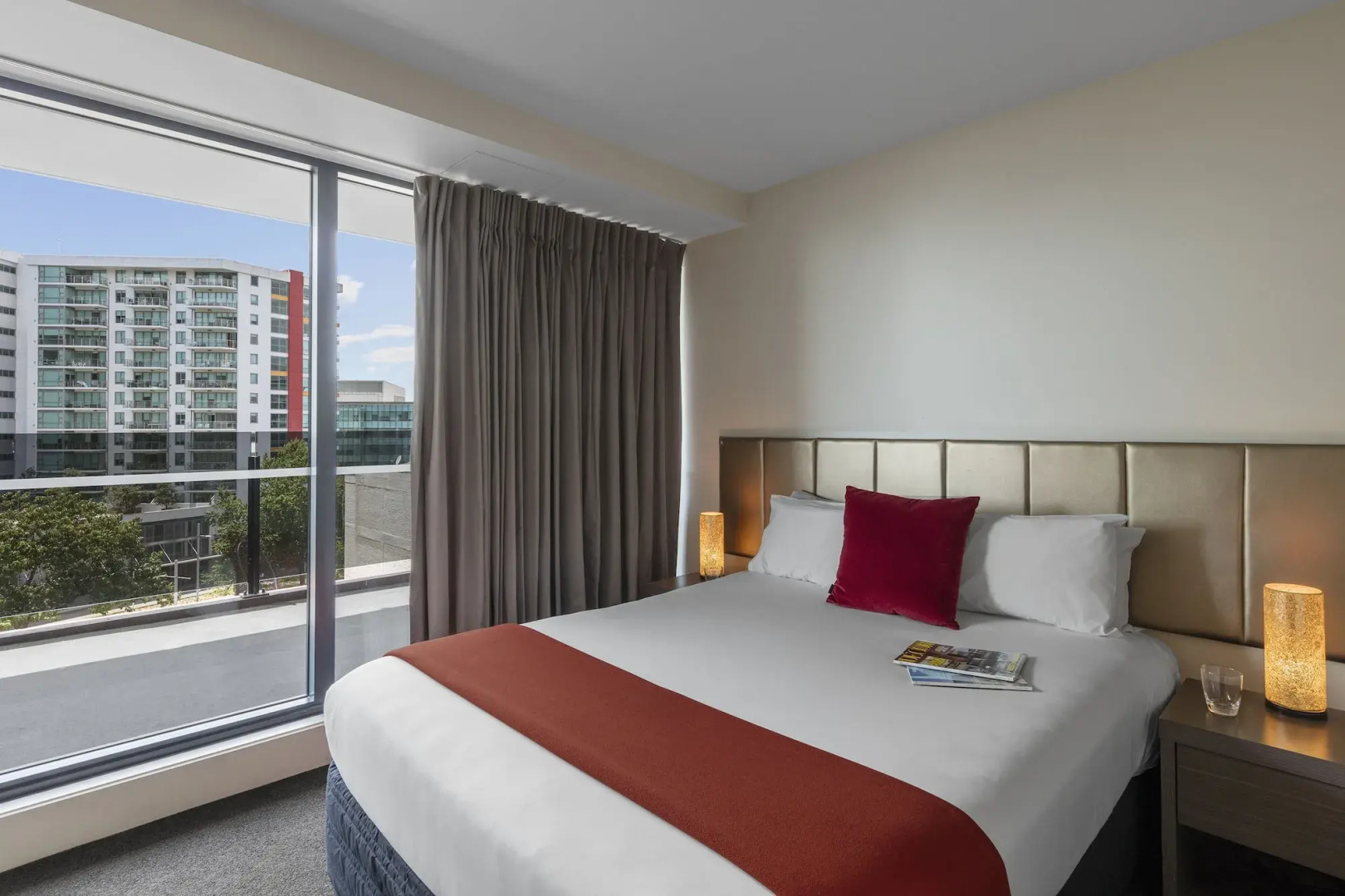 Celestion Waldorf Apartments Hotel