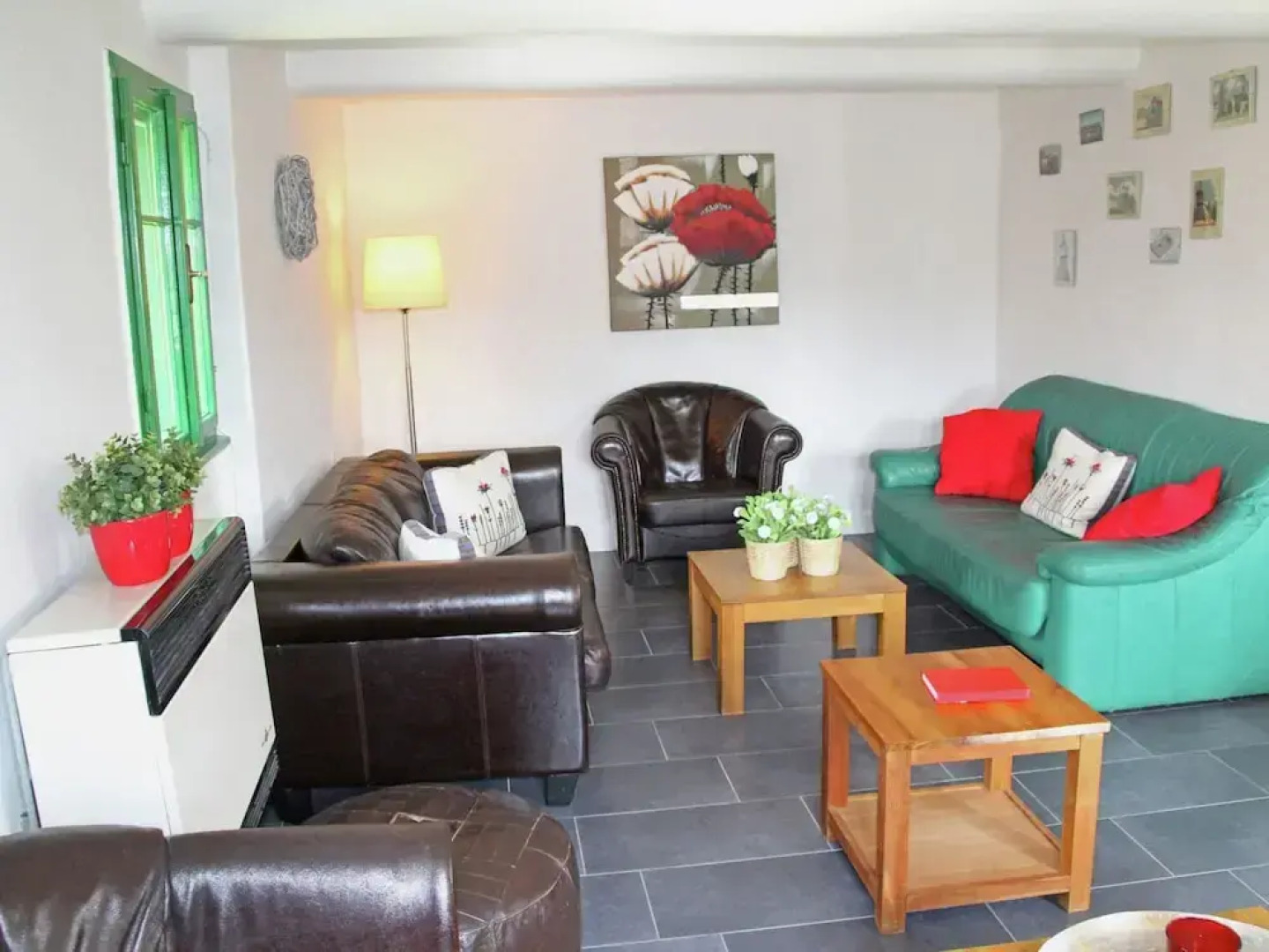 Authentic Holiday Home with Garden near Trutnov