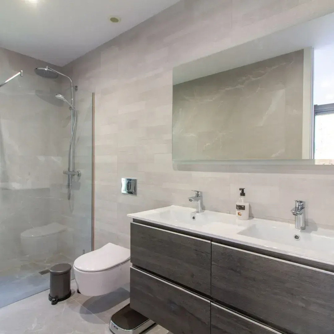 Villa Esmeralda 20 by Bookaparadise