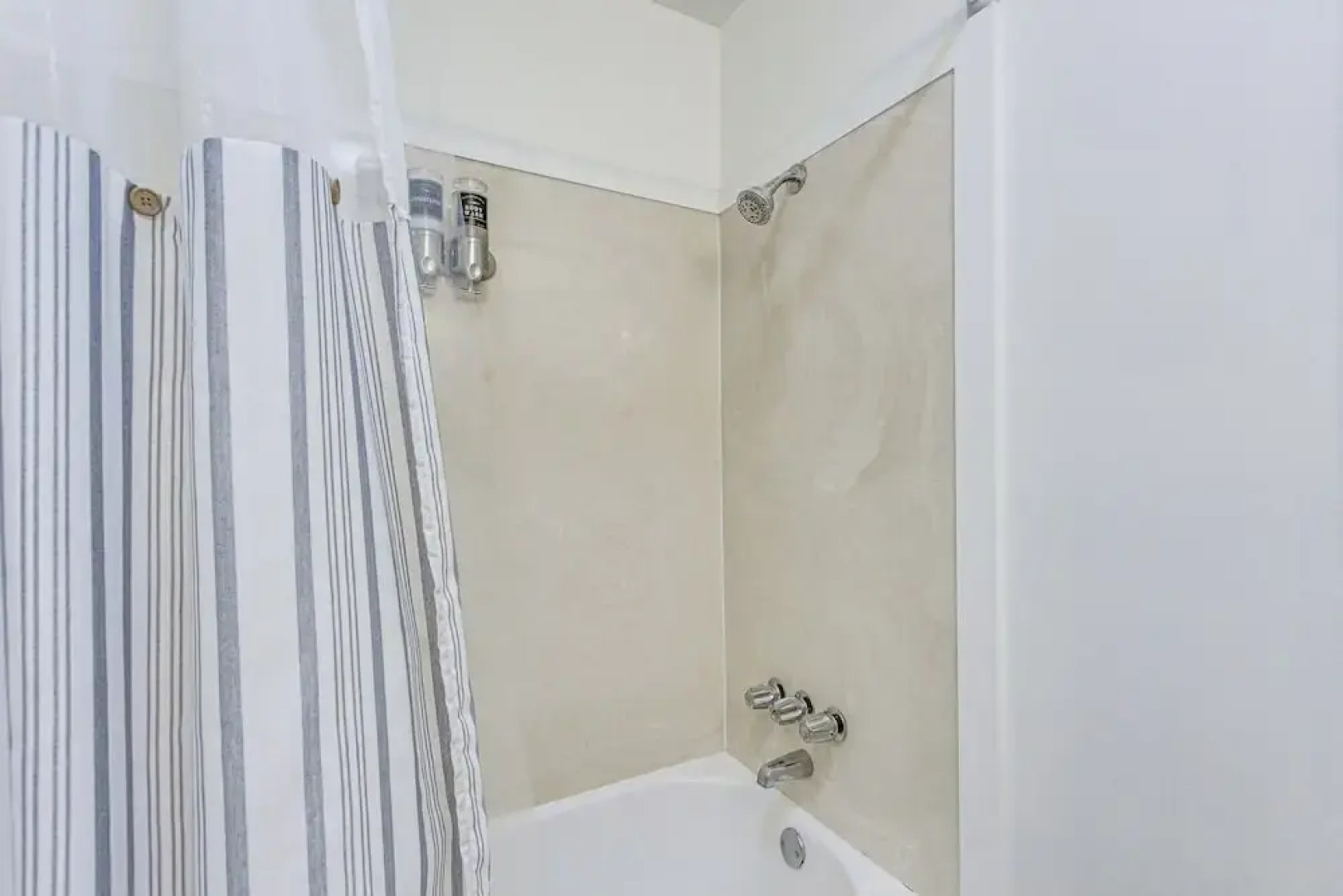 Inviting Home w/ Golf Course View in Diamondhead!