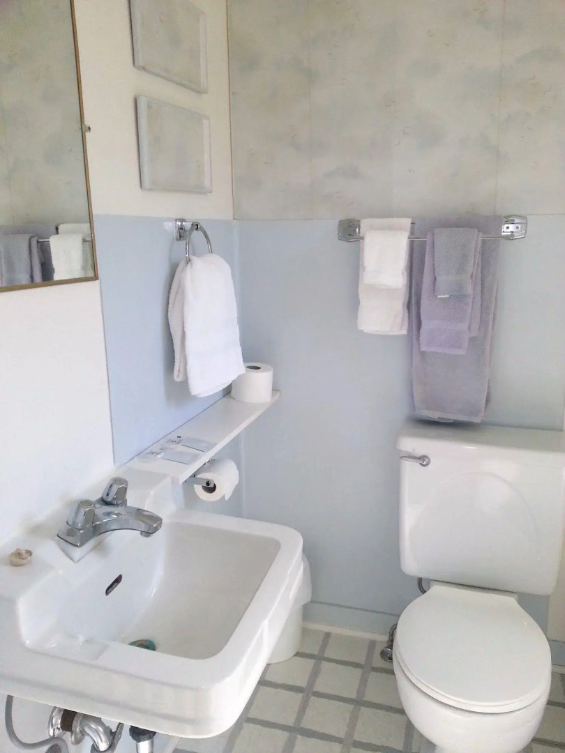 Boundary Creek Motel and RV Park