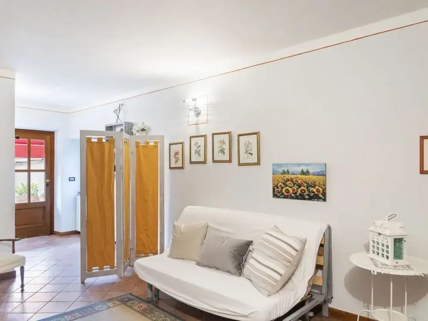 Vintage Holiday Home in Montemagno Camaiore With Sauna