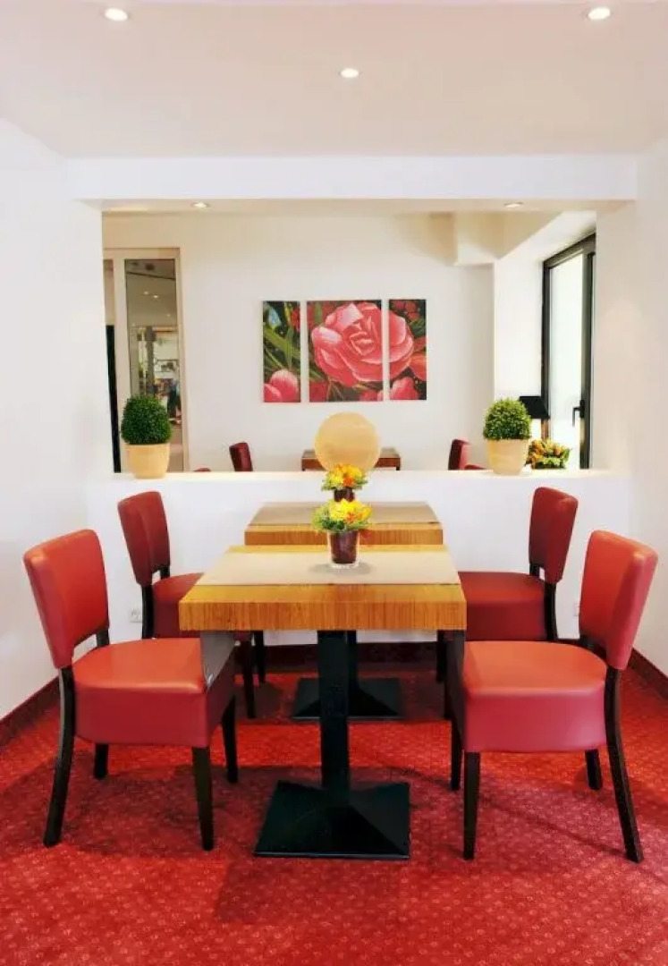 CityClass Hotel Atrium Budget