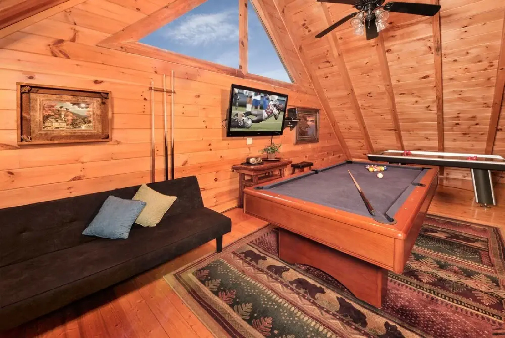 Enchanted Forest - 2 Br cabin by RedAwning