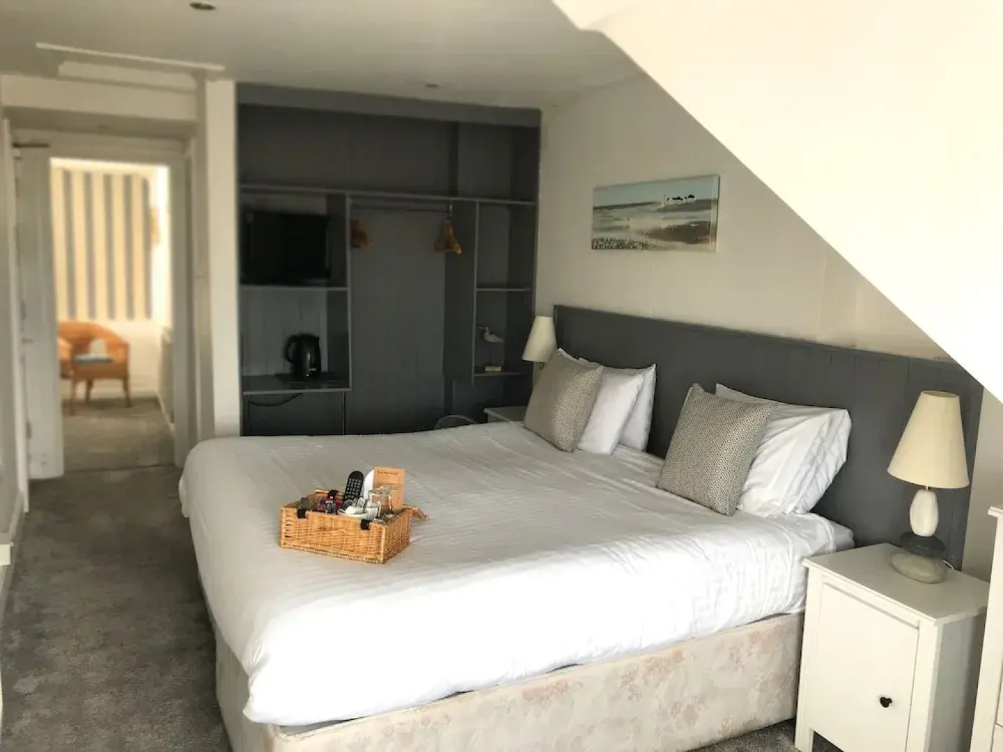 Seabreeze Restaurant With Rooms