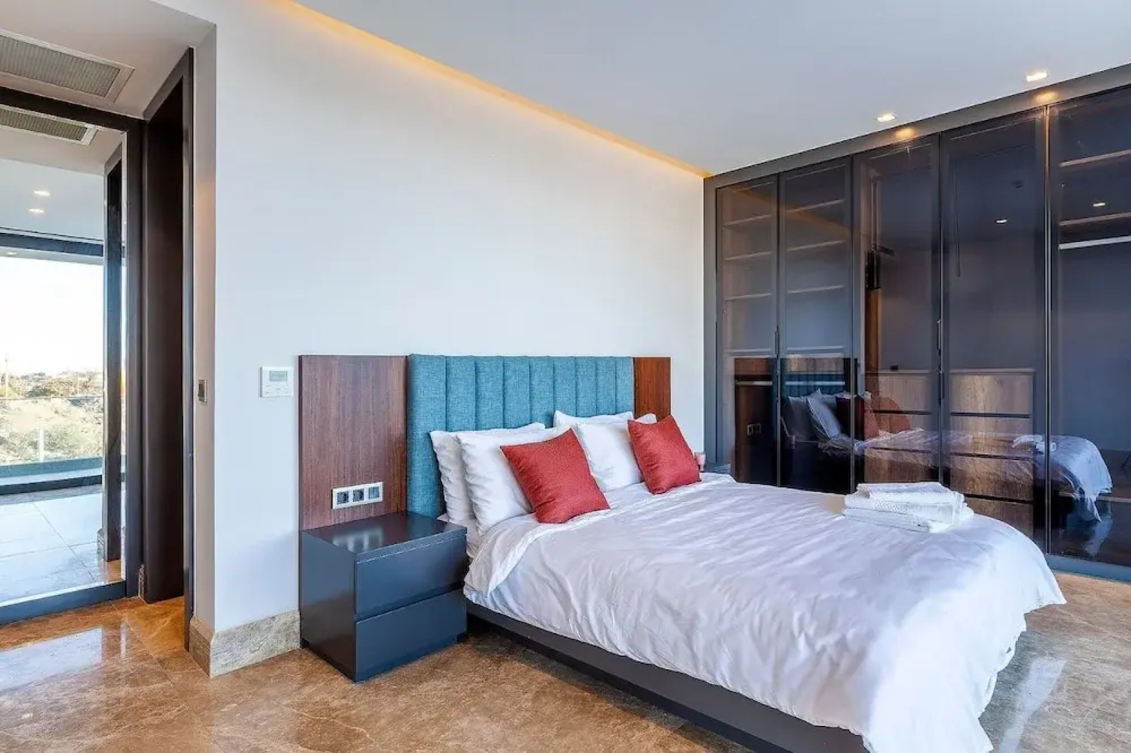 7 Deluxe - Seductive Style and Serenity