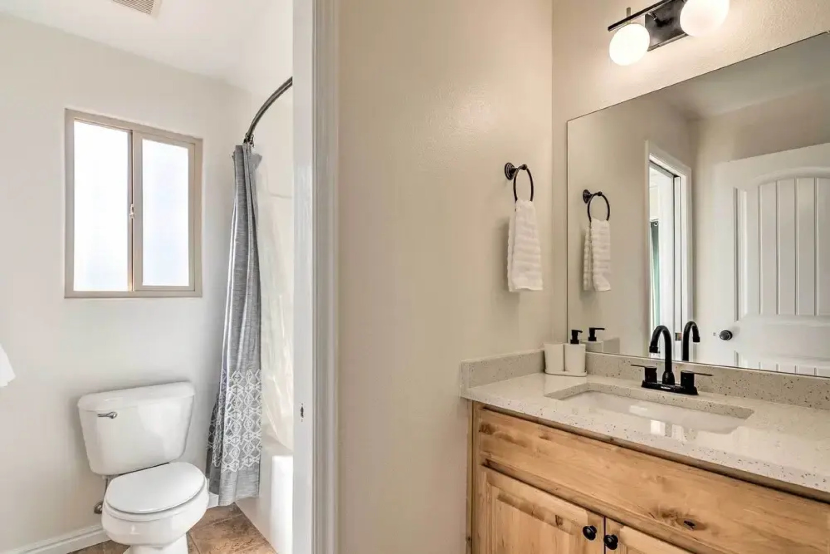 Updated Townhome w/ Patio & Red Rock Views!