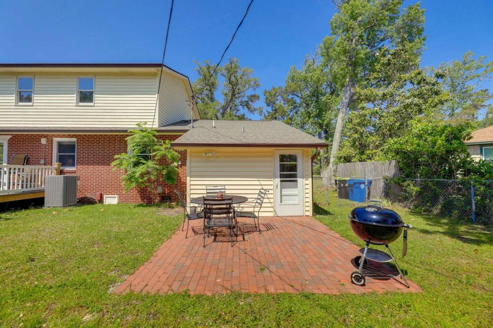 Well-equipped Morehead City Home ~ 5 Mi to Beach!