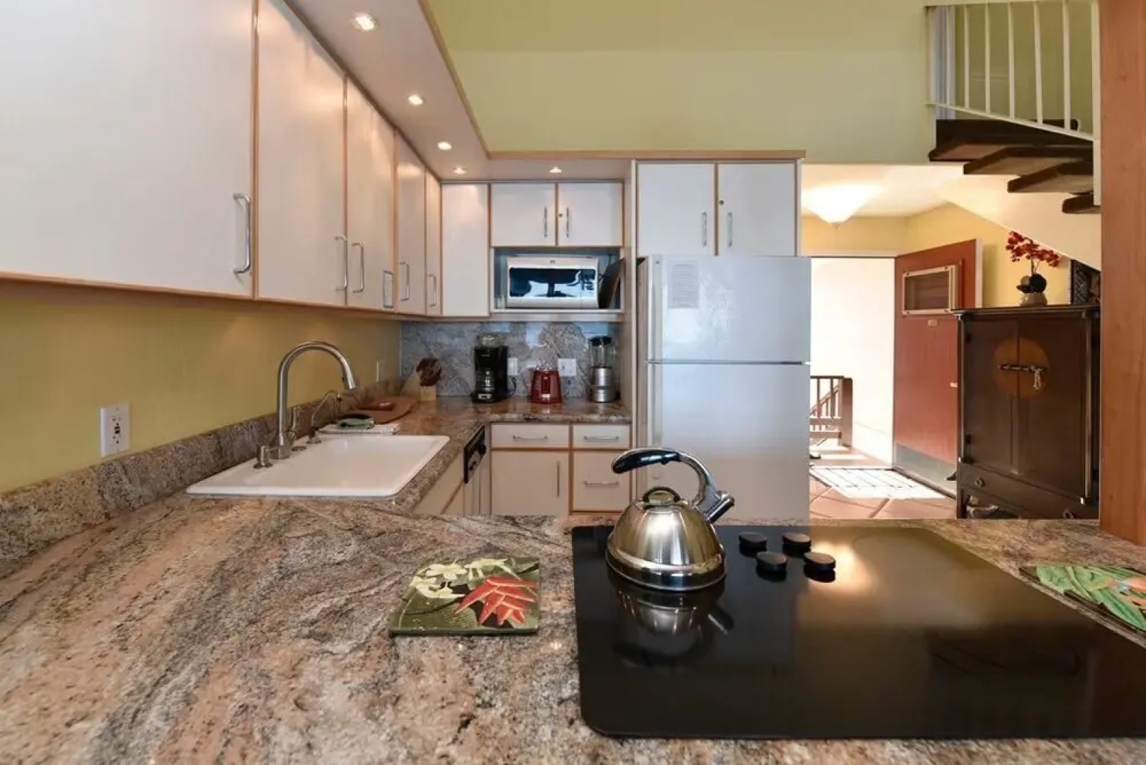 Kulakane 307 by RedAwning