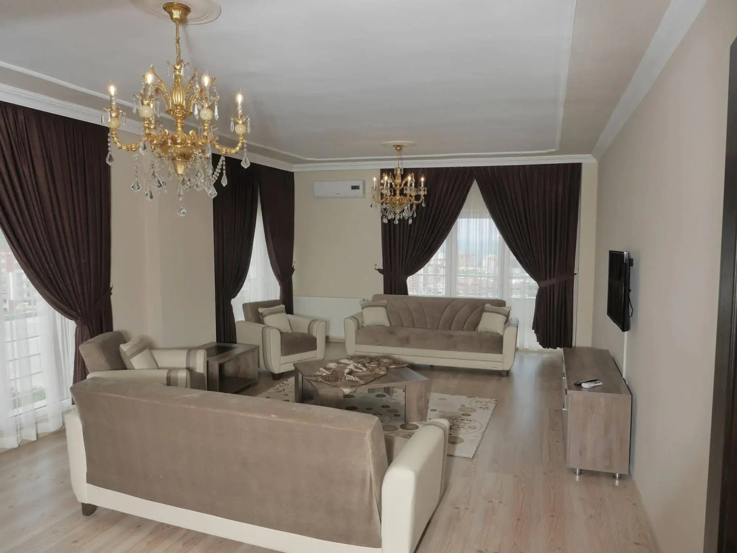 Royal Life Residence