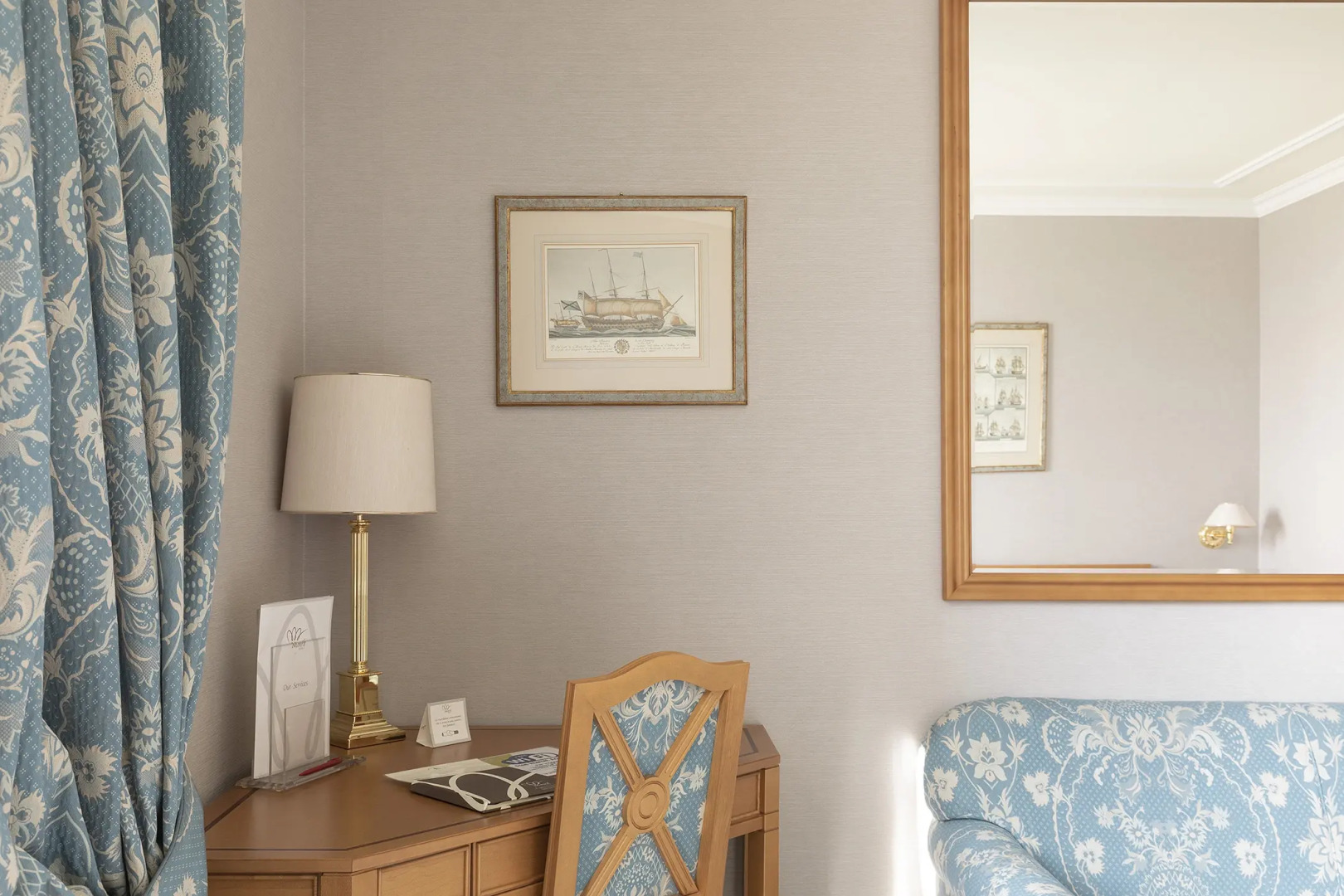 Отель Royal Garden