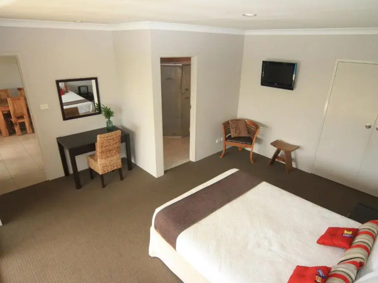 339 Pacific Blue 265 Sandy Pt Road HUGE RESORT LAGOON POOL