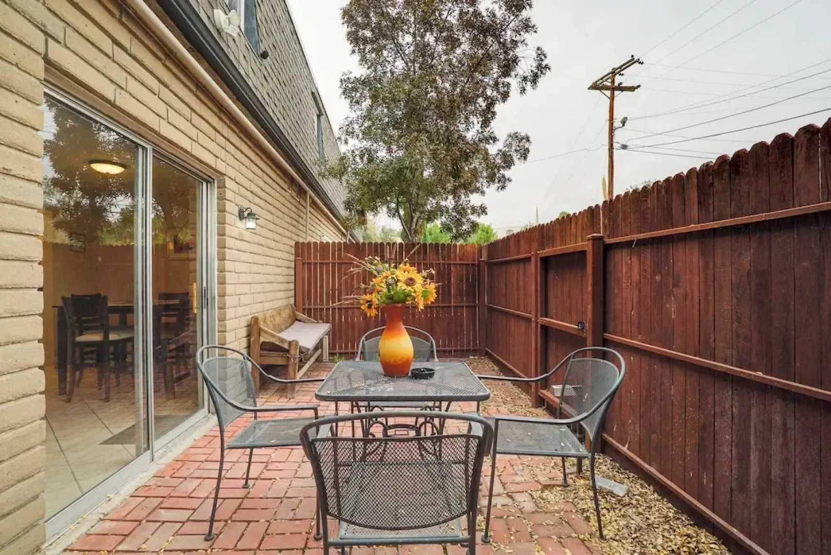 Cozy El Paso Condo w/ Patio ~ 7 Mi to Dtwn!