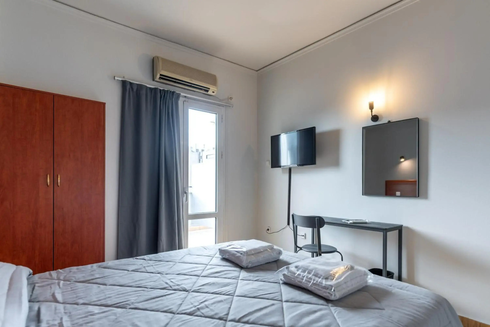 Petousis Hotel & Suites
