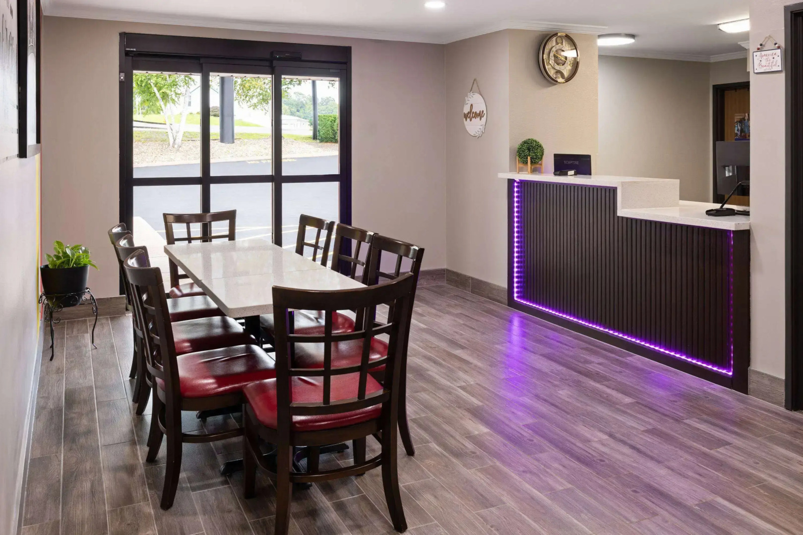 Super 8 by Wyndham Burnham/Lewistown